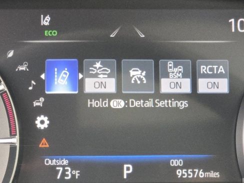Used 2021 Toyota Highlander XLE FWD image 13