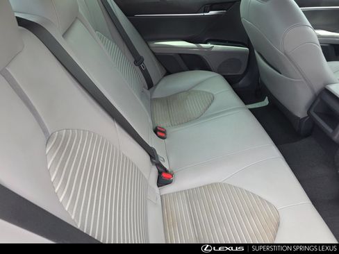 Used 2019 Toyota Camry SE FWD image 29