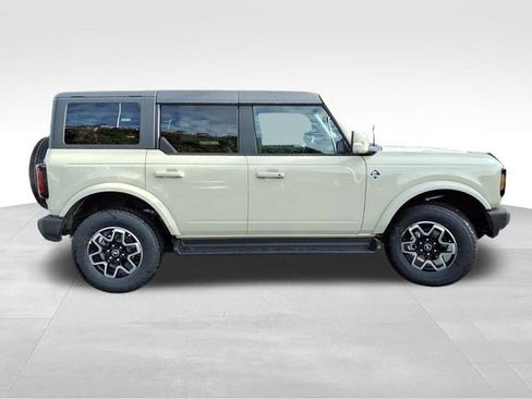 New 2025 Ford Bronco Outer Banks image 11