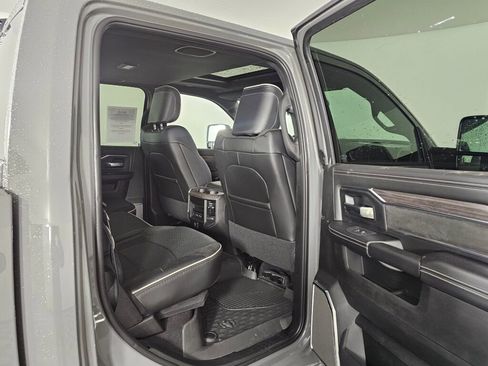 New 2026 RAM 3500 Laramie AWD/4WD image 36