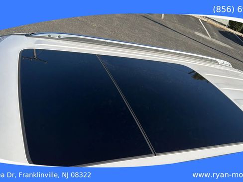 Used 2016 Ford Explorer Platinum image 15