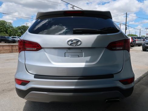 Used 2018 Hyundai Santa Fe Sport w/ 2.4L Tech Package 04 FWD image 10
