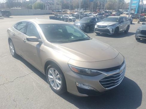 Used 2025 Chevrolet Malibu LT image 1