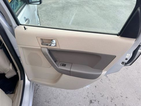 Used 2010 Ford Focus SEL FWD image 17