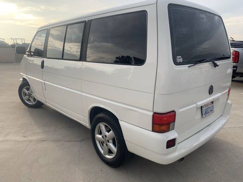 Used 2002 Volkswagen Eurovan MV FWD image 12