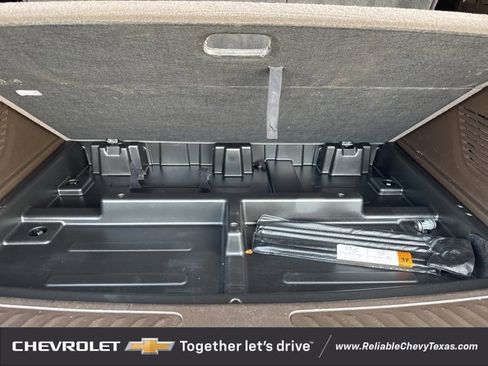 Used 2021 Chevrolet Suburban LT w/ Rear Media and Nav Package image 11