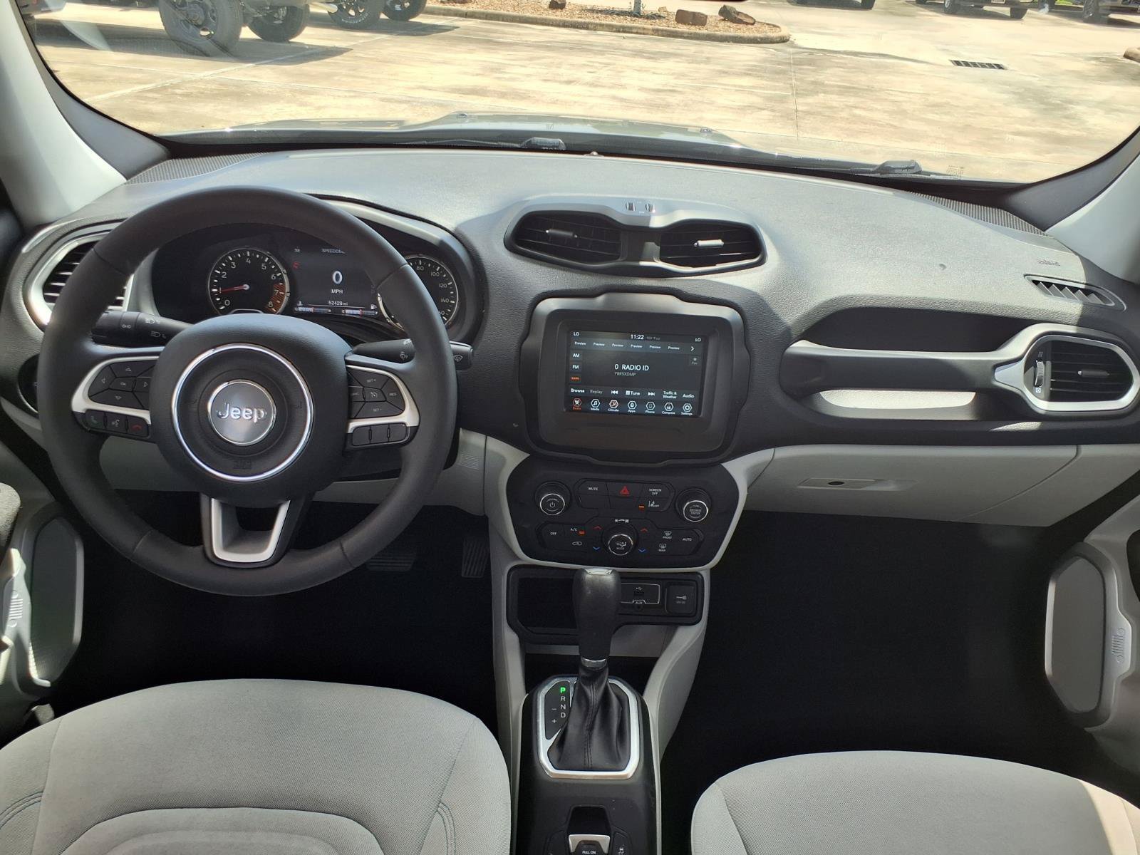Used 2021 Jeep Renegade Latitude FWD image 12