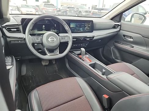 Certified 2025 Nissan Kicks SR image 11
