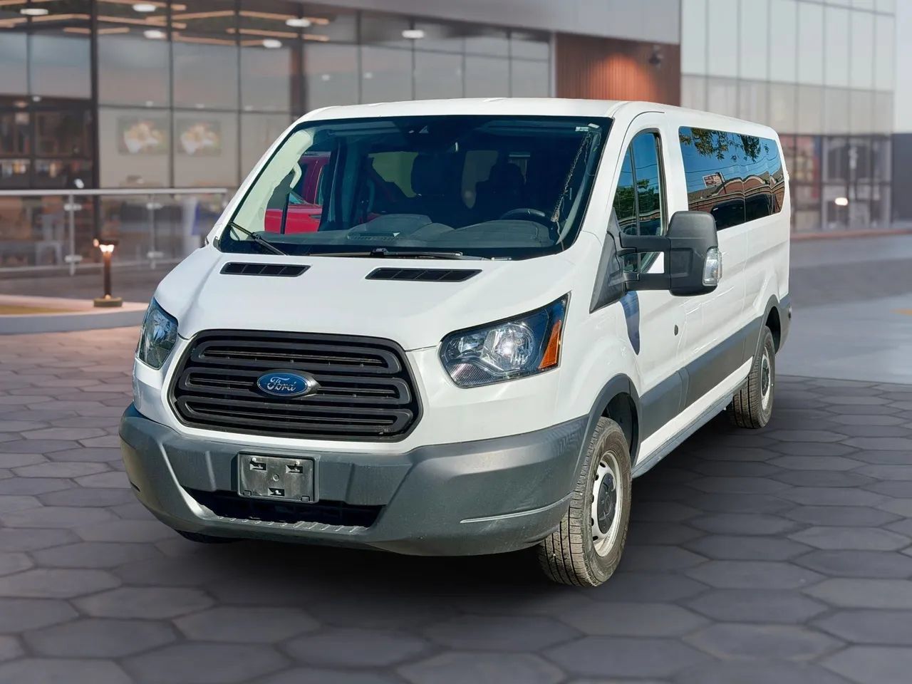 Used 2018 Ford Transit 350 XL RWD image 2