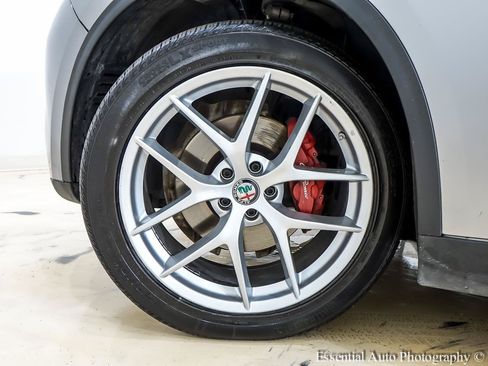 Used 2018 Alfa Romeo Stelvio AWD image 12