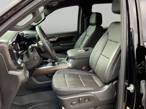 Used 2024 Chevrolet Silverado 1500 High Country w/ Midnight Edition AWD/4WD image 8