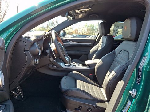 New 2025 Alfa Romeo Stelvio Sprint AWD/4WD image 9