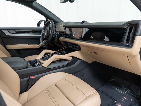 New 2026 Porsche Cayenne Coupe AWD/4WD image 25