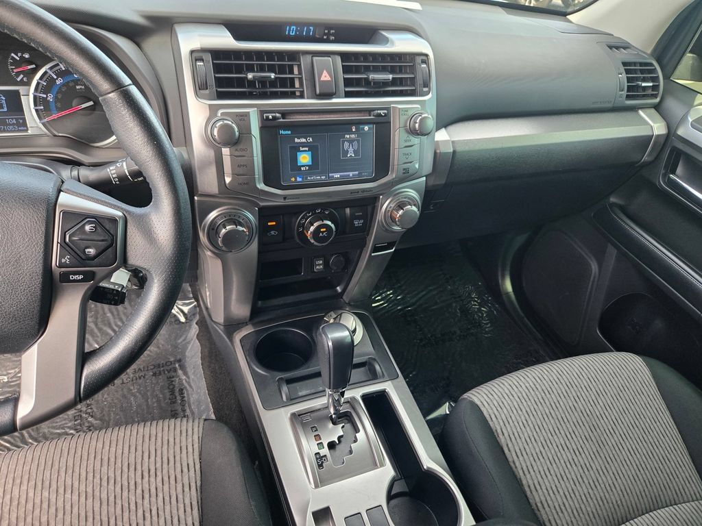Used 2018 Toyota 4Runner SR5 AWD/4WD image 21