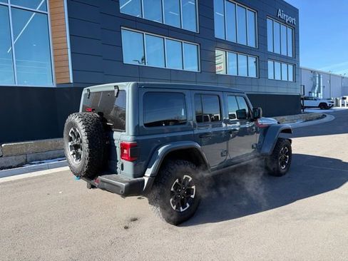 Used 2025 Jeep Wrangler Unlimited Rubicon 4xe AWD/4WD image 3