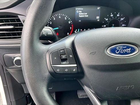 Used 2020 Ford Escape SE image 18