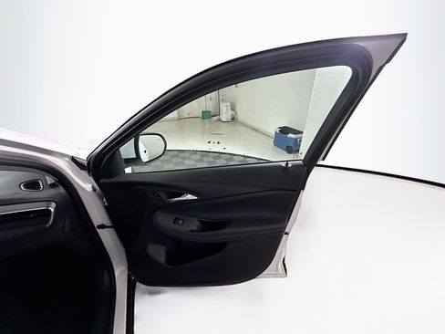 Used 2025 Buick Encore GX Preferred FWD image 31