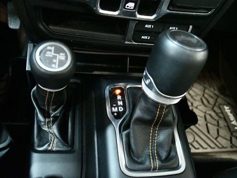 Used 2022 Jeep Wrangler Unlimited Sahara image 70