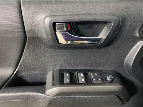 Certified 2023 Toyota Tacoma TRD Off-Road AWD/4WD image 20