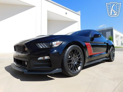 Used 2017 Ford Mustang GT Premium RWD image 6