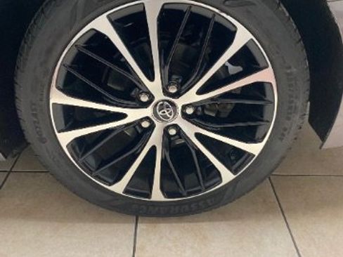 Used 2020 Toyota Camry SE w/ Sunroof Package image 33