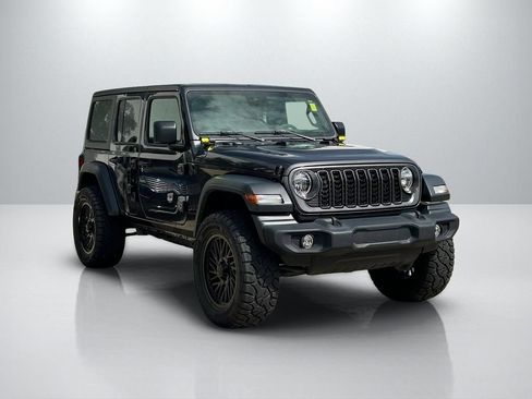 Used 2024 Jeep Wrangler Unlimited Sport AWD/4WD image 3