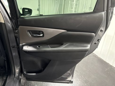 Used 2023 Nissan Murano SV FWD image 16