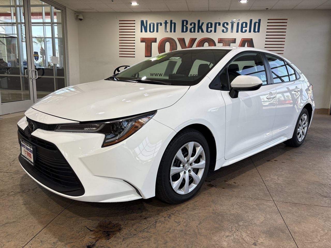Certified 2024 Toyota Corolla LE FWD image 1