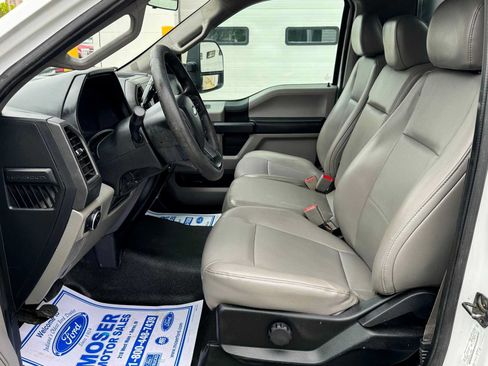 Used 2018 Ford F550 4x4 Regular Cab Super Duty image 6