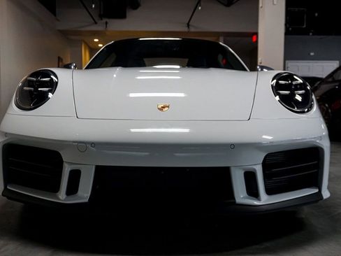 Used 2025 Porsche 911 Carrera T image 17