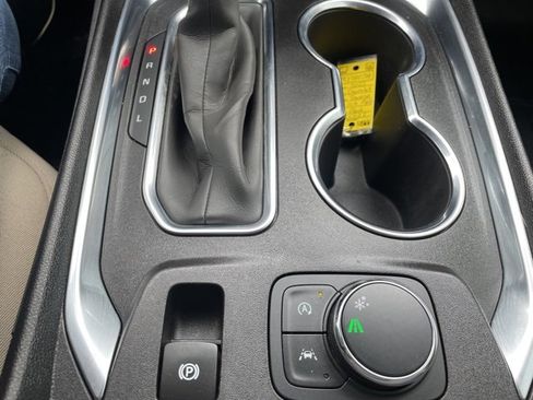 Used 2022 Chevrolet Traverse LS image 29