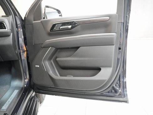 New 2025 Chevrolet Suburban Premier image 31