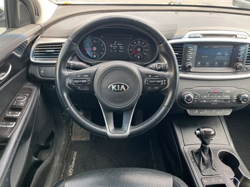 Used 2017 Kia Sorento LX w/ LX Convenience Package AWD/4WD image 27