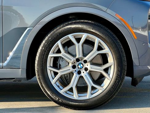 Used 2024 BMW X7 xDrive40i w/ Premium Package image 10
