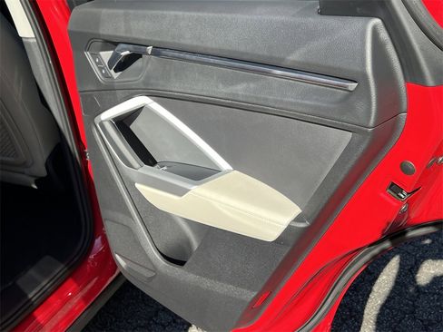 Used 2020 Audi Q3 2.0T Premium Plus image 14