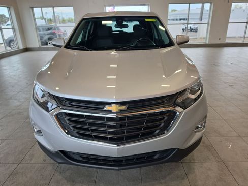 Used 2020 Chevrolet Equinox LT w/ Driver Convenience Package FWD image 2