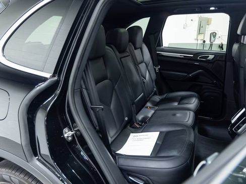 Used 2016 Porsche Cayenne S AWD/4WD image 24