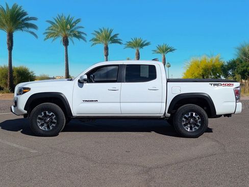 Used 2023 Toyota Tacoma TRD Off-Road image 2