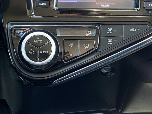 Used 2018 Toyota Prius C Two image 14