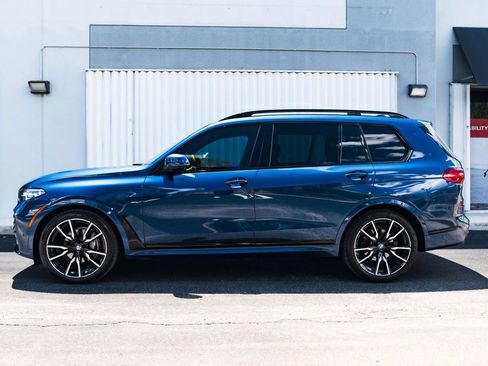Used 2022 BMW X7 xDrive40i w/ M Sport Package AWD/4WD image 4