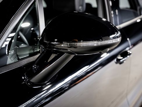 Used 2024 Porsche Macan image 37