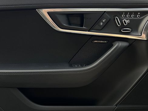 Used 2018 Jaguar F-TYPE Convertible image 14