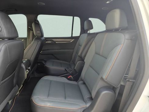 Used 2024 GMC Acadia AT4 w/ Luxury Package image 27