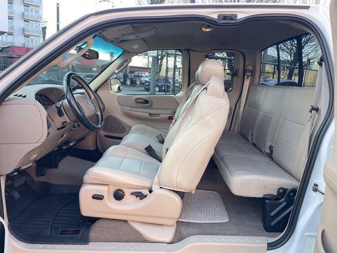 Used 2003 Ford F150 Lariat RWD image 17
