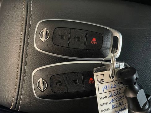 Used 2025 Nissan Kicks SV AWD/4WD image 18