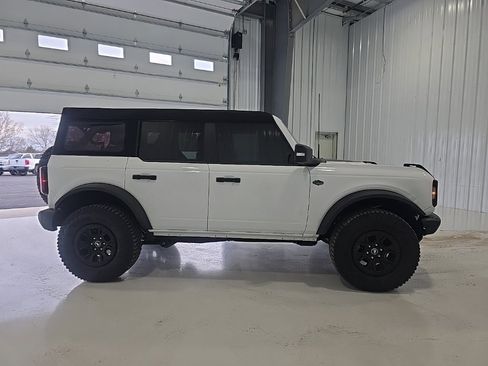 Used 2024 Ford Bronco Wildtrak image 9