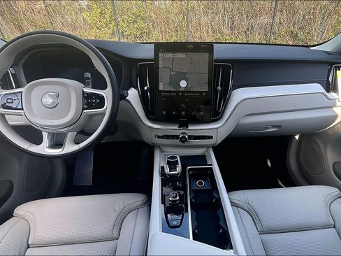New 2026 Volvo XC60 B5 Ultra w/ Protection Package Premier AWD/4WD image 9