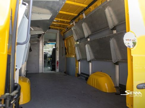 Used 2014 Freightliner Sprinter 2500 image 9