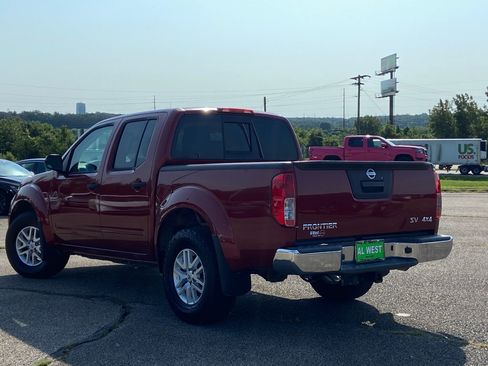 Used 2018 Nissan Frontier SV AWD/4WD image 5