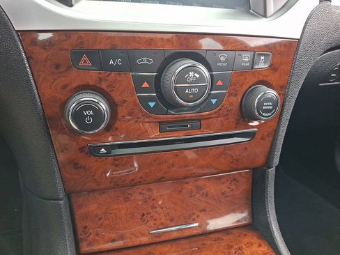Used 2013 Chrysler 300 w/ Driver Convenience Group RWD image 17